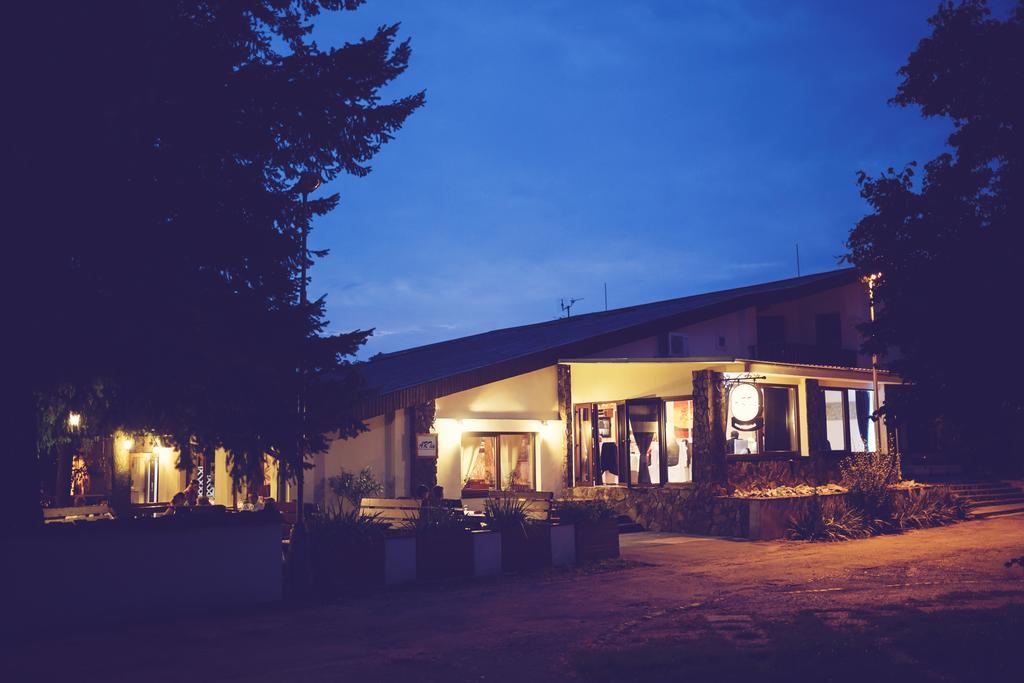 Penzion Artin Nitra Bagian luar foto