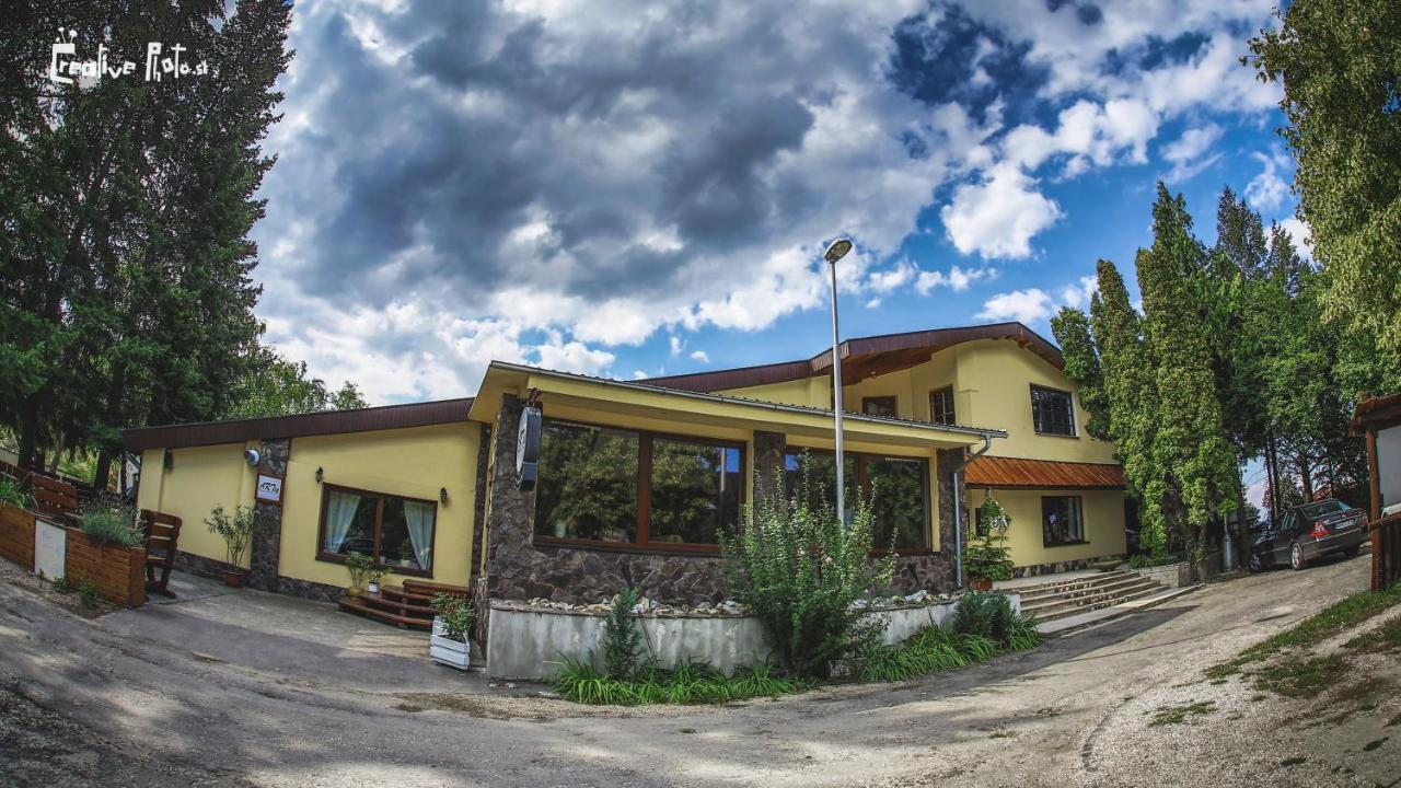 Penzion Artin Nitra Bagian luar foto