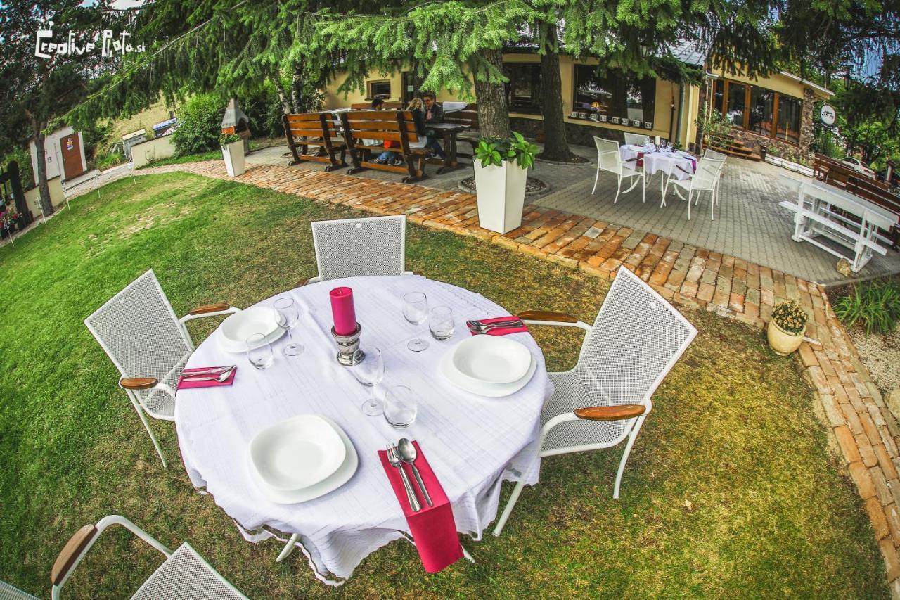 Penzion Artin Nitra Bagian luar foto